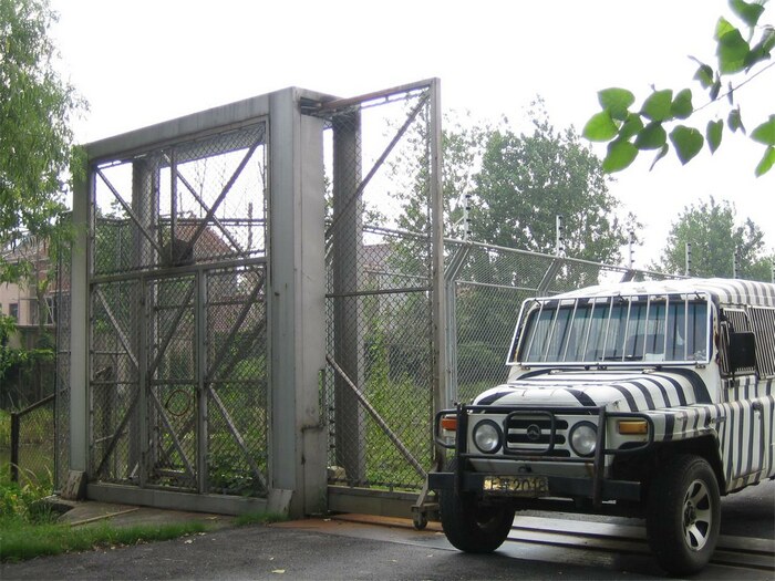 双开安全电动门及无人值守远程控制系统